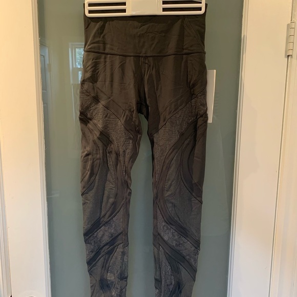 Lululemon Wunder Under High Rise Tight 25” Lace SZ 6 - Picture 3 of 7